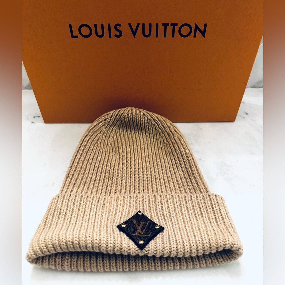 NWT SOLD OUT Louis Vuitton Bonnet Beanies Beige Knit Hat AUTHENTIC